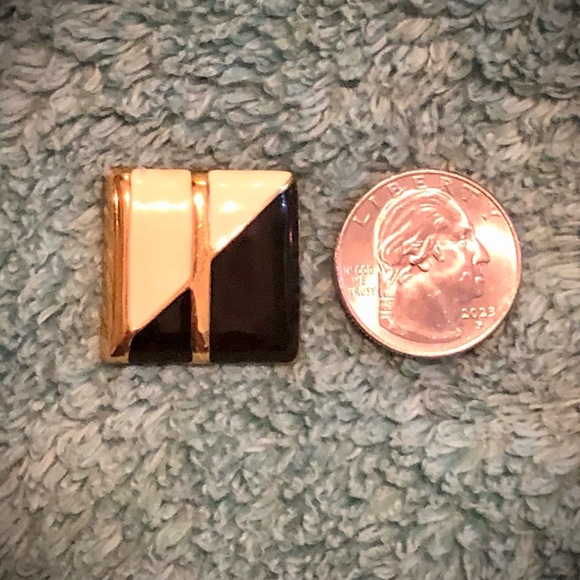 Vintage Signed Monet Black / Navy Blue Cream Gold Toned Square Pierced Earrings - Picture 3 of 3